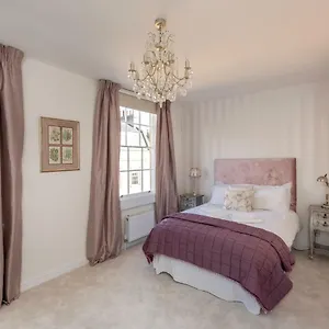  Holiday home Chatham House - Central Townhouse